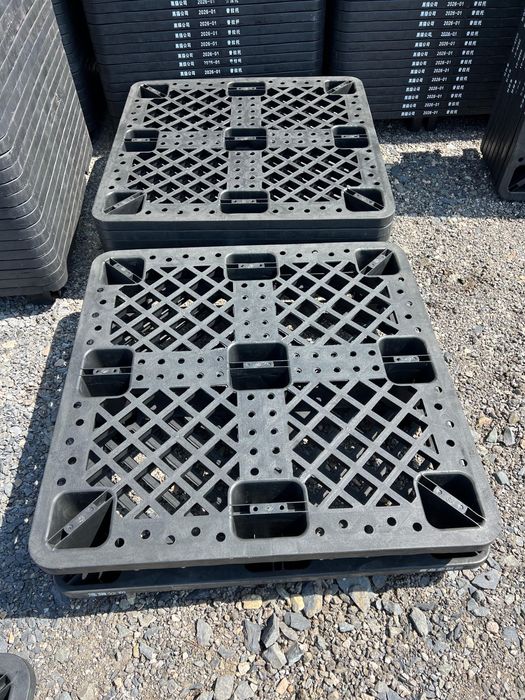 Paleti din plastic