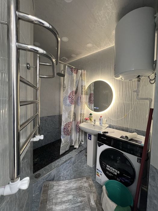 Qarshi shaxridan 3-xonalik kvartira sotiladi