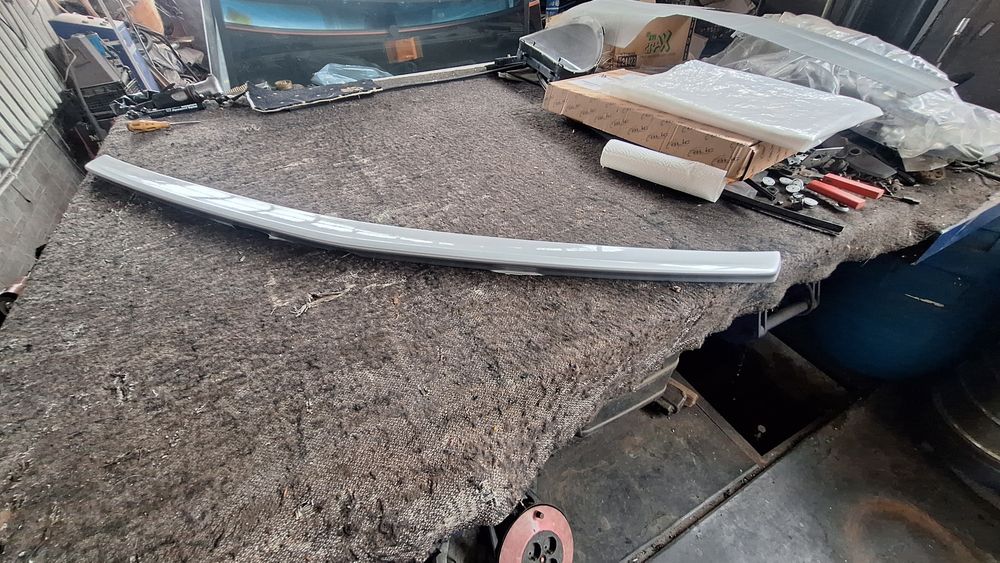 Спойлер за Mercedes