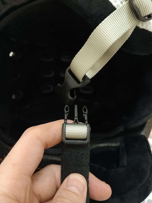 Шлем горнолыжный