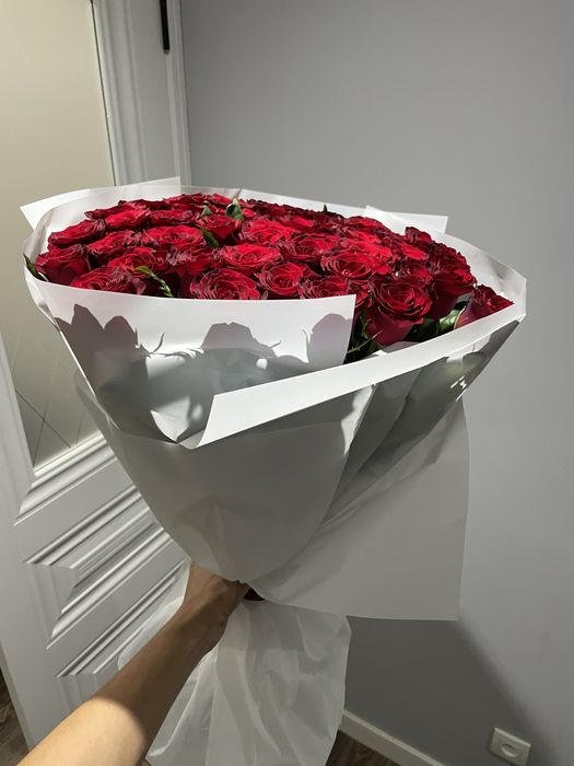 Розы красные 51 штук