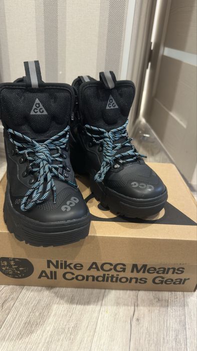 НОВЫЕ  ботинки Nike