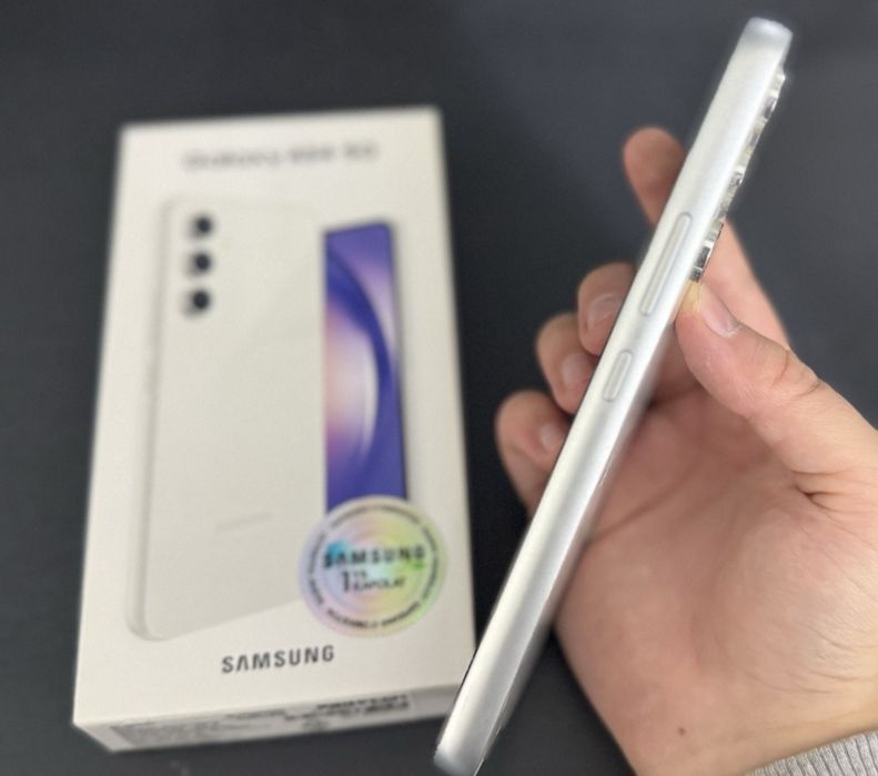 Samsung A54 5G sotiladi holati yangi turibdi