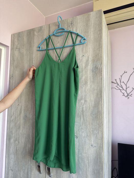 Ментово зелена рокля