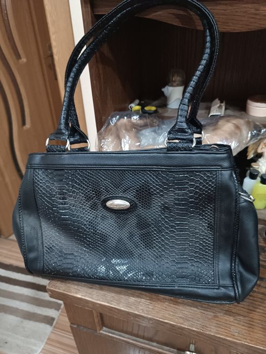 Дамски чанти продвам