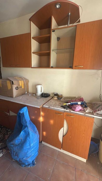curatenie si eliberare gunoi bloc , Demolam pereti din BCA, caramida si rigips