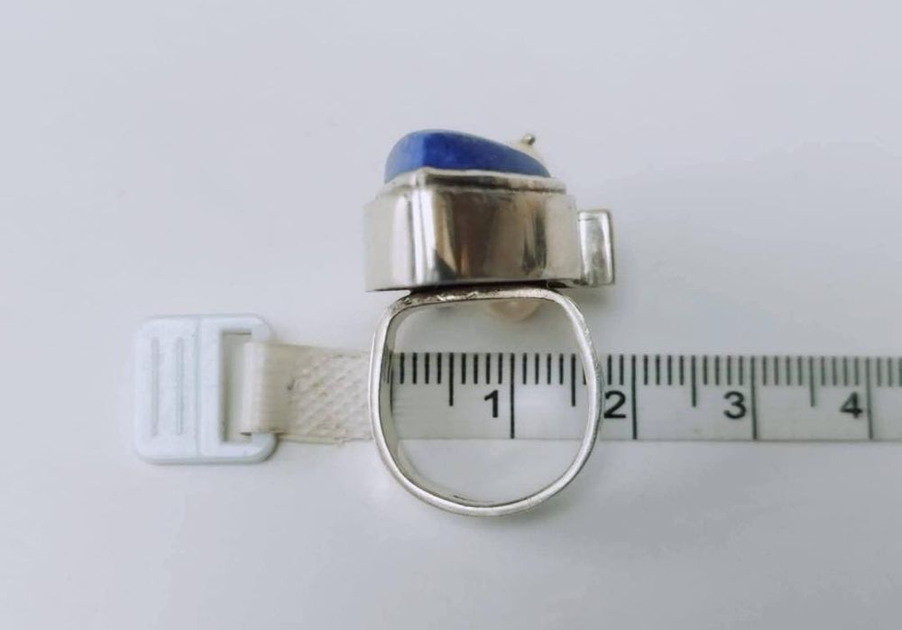 Vechi inel masiv din argint de 925,cu lapis lazuli si doua perle