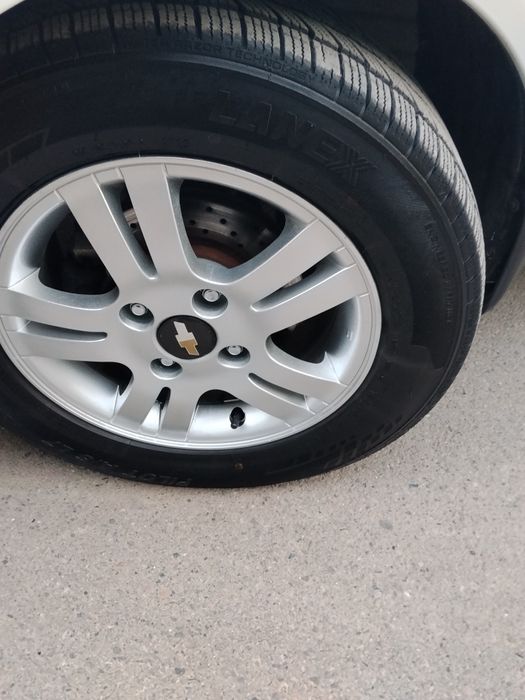 Lasetti 2011 aftomat sotiladi