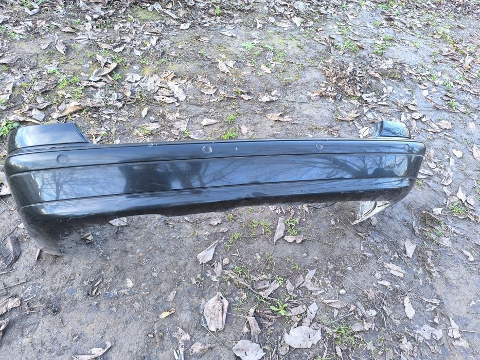 Продавам задна броня Mercedes w203 комби