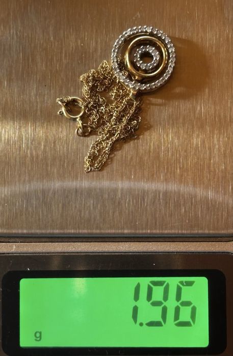 Set lantisor cu pandativ si cercei din aur si diamante