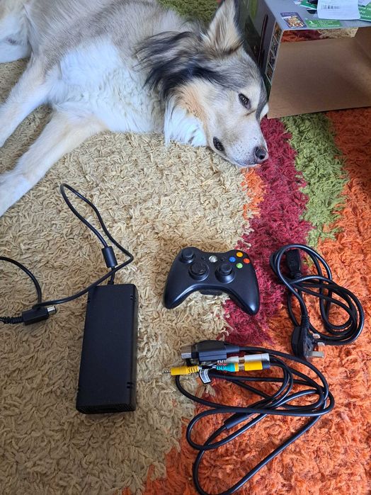 Consolă Xbox 360 + Kinect în Cutie Originală, ca nouă + Pachet 18 Jocuri