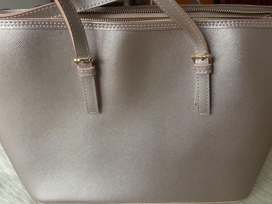 Дамска чанта