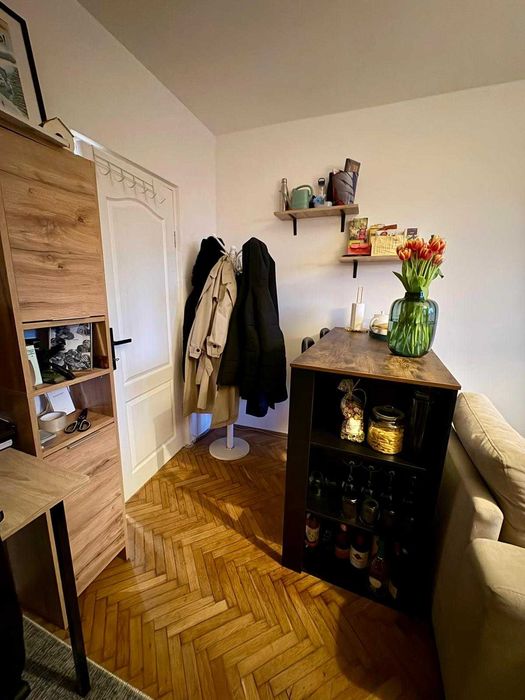 Garsonieră 29 mp, renovată, etaj 2/10, Calea București - zona Rotonda