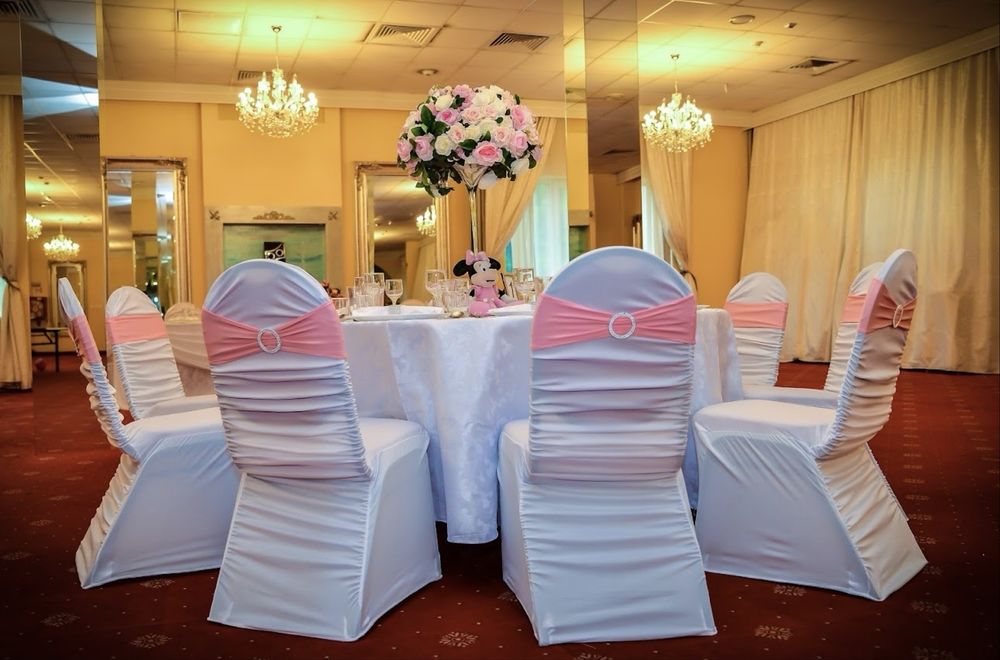 Inchiriez fete de masa /huse si funde scaun