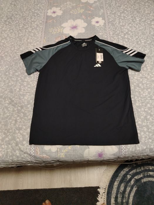 Футболка новая ADIDAS