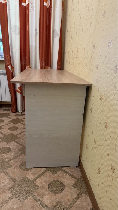Стол письменный