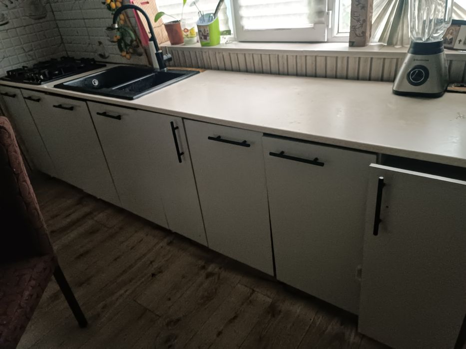 Продам Кухню и тумба ТВ, бу.