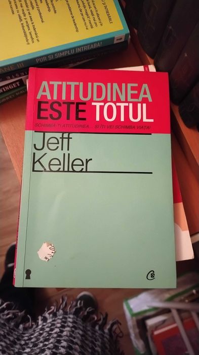 Vând cărți la 15 lei buc.