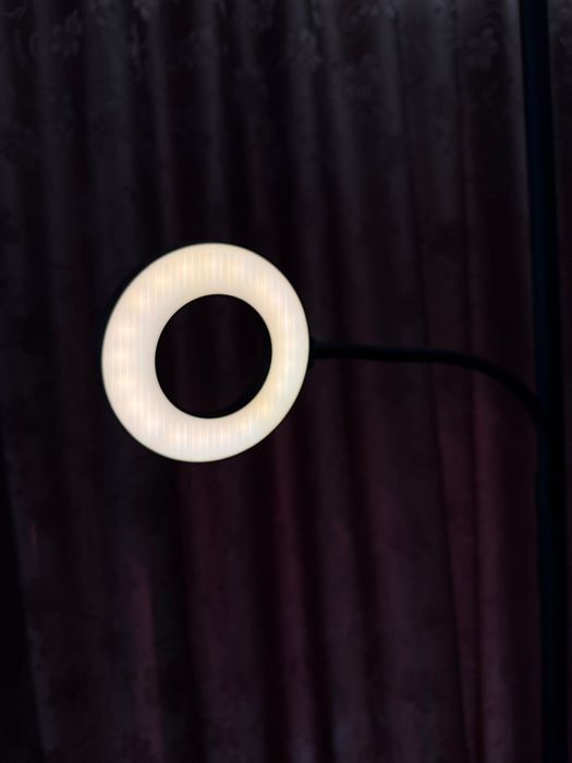 Lampadar led 42W cu lampa de citit, lumina caldă/rece