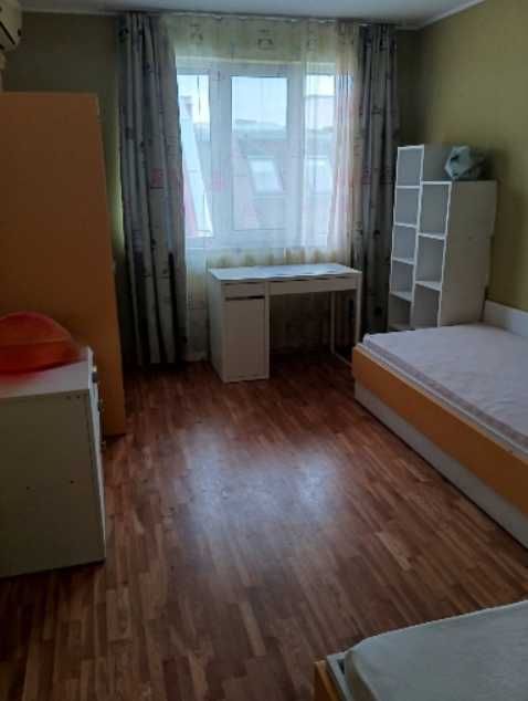 Дава се под наем Тристаен апартамент в Варна, Център - 135 кв.м за 1000 € - Снимка #17