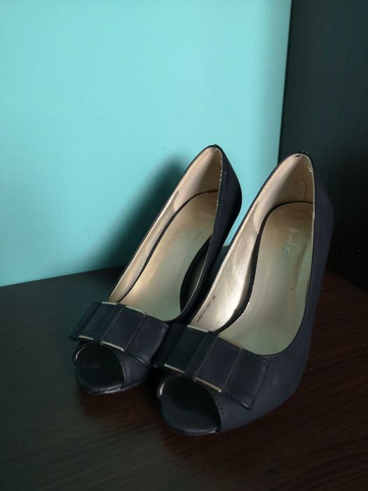 Елегантни дамски обувки