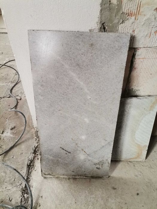 Мраморни плочки 30/60/2 см.  19 броя налични