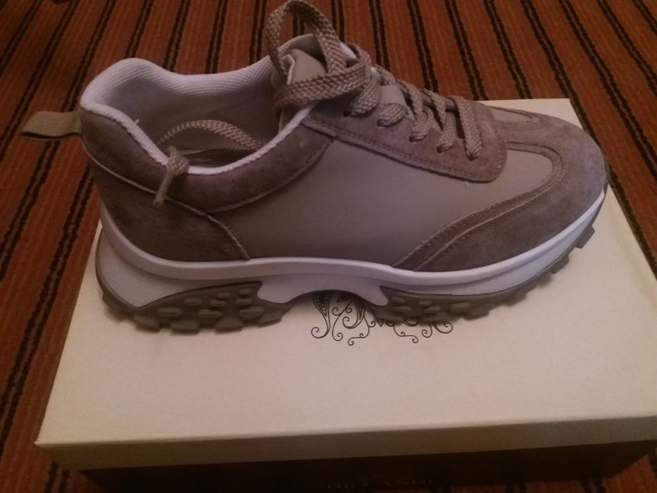 Продается женская обувь