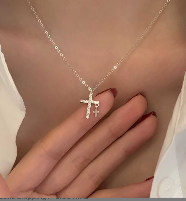Lantisor elegant cu cruciulita argint 925