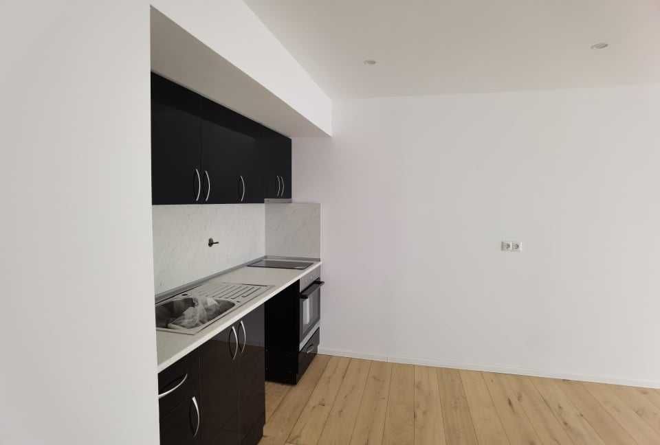 Продава се Тристаен апартамент в Разград, Център - 77 кв.м за 1364 €/кв.м - Снимка #5