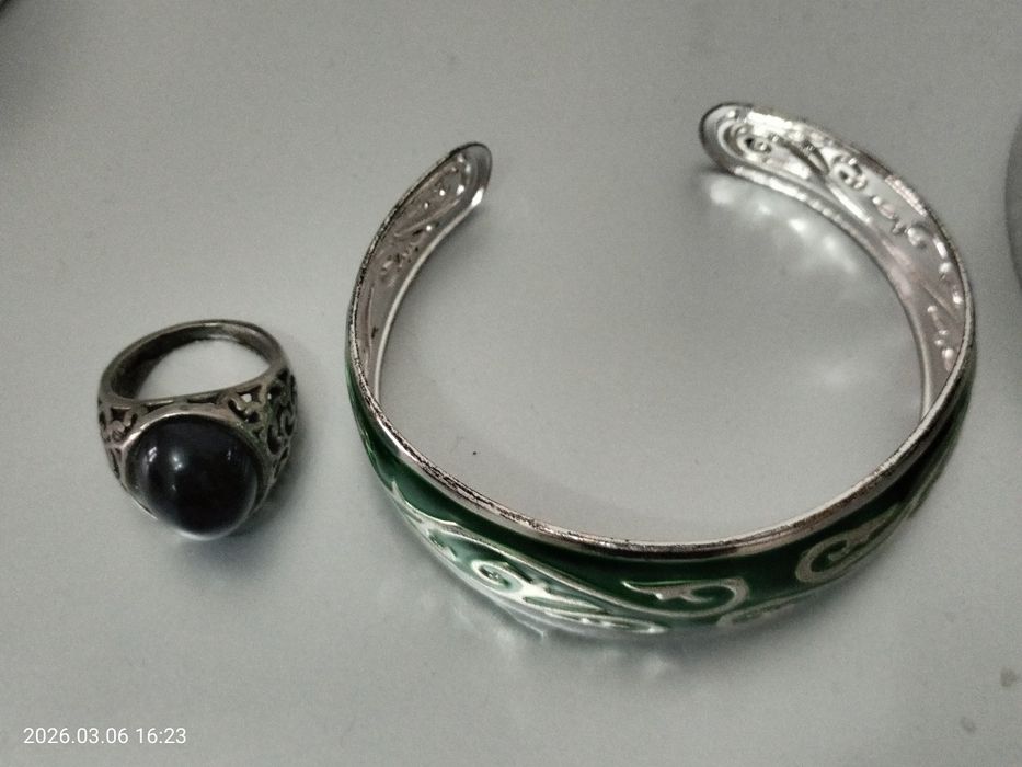 Продается браслет серебро