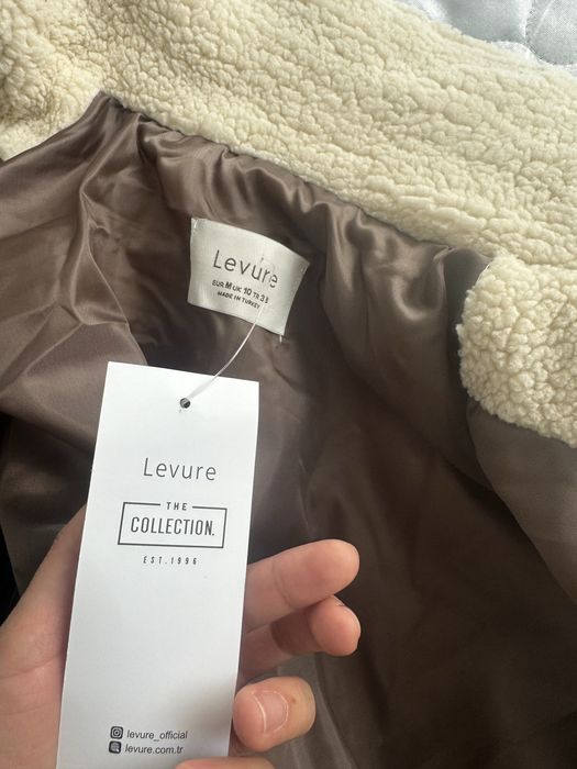 Продаю куртку осеннюю