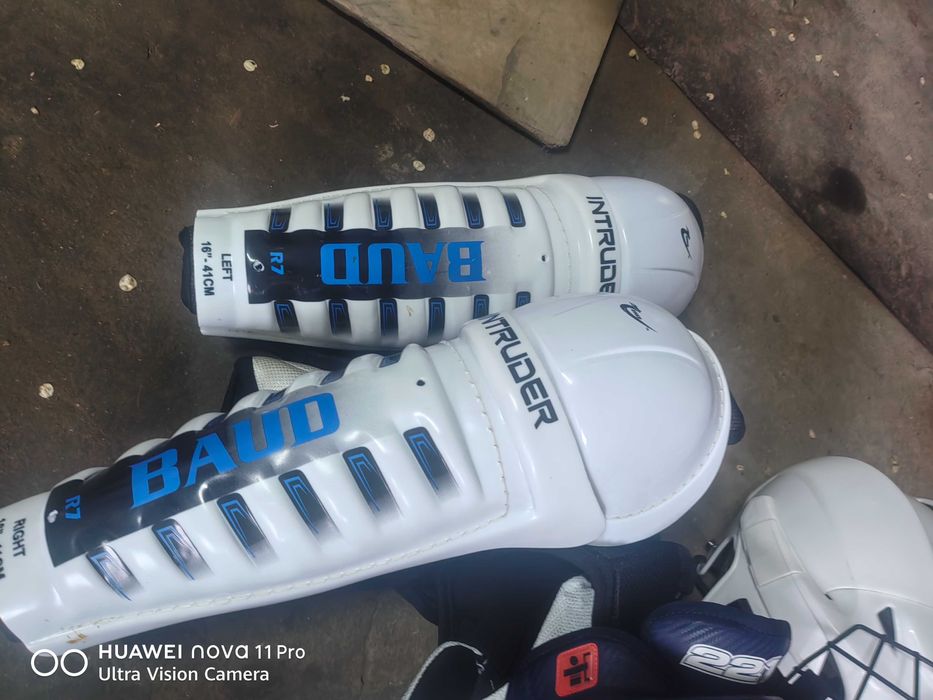 Продам комплект формы для хоккея