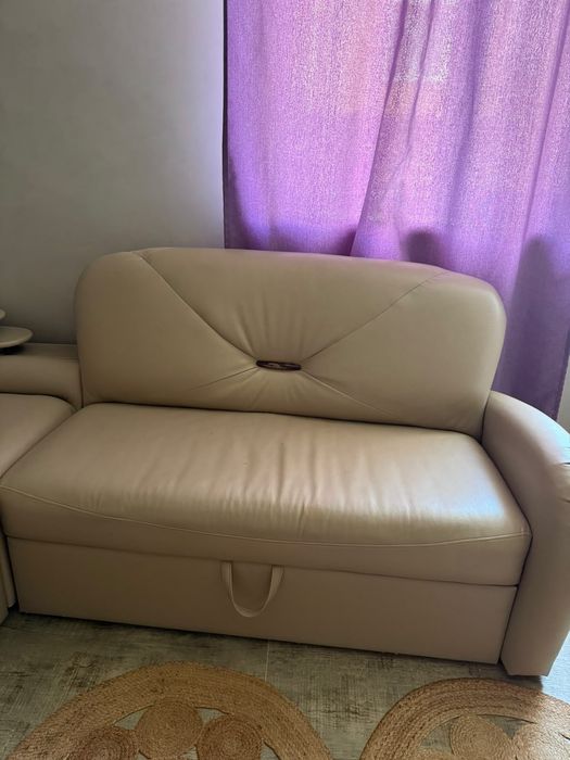 Продается Кожанный диван с креслом