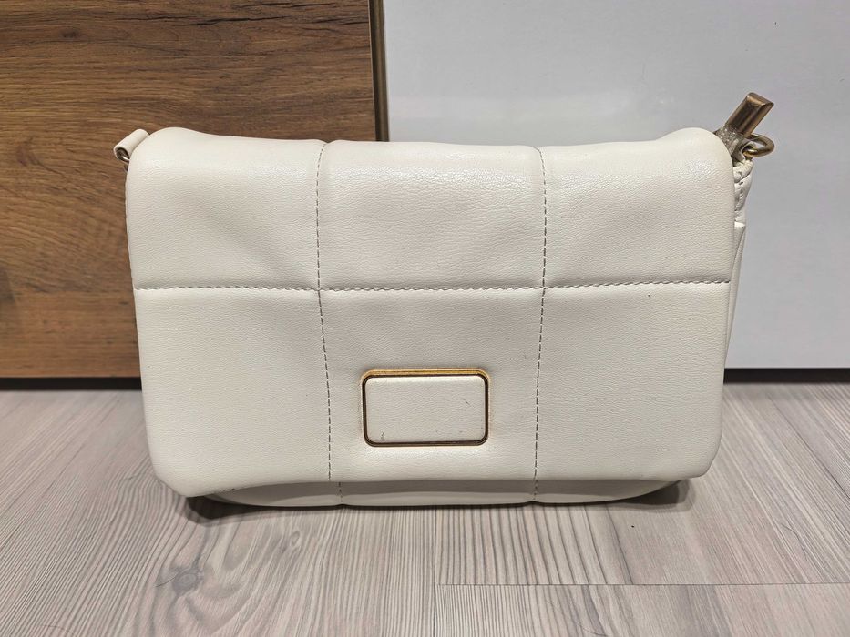 Дамска бяла /клъч чанта