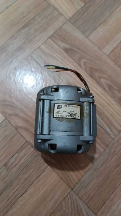 Продам моторчик электродвигатель