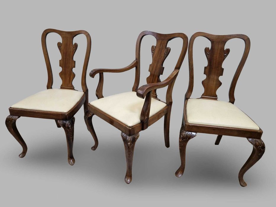 6 броя трапезни столове от масивен орех с кожена седалка