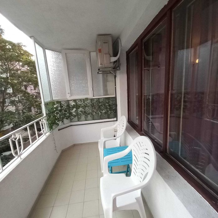 Дава се под наем Двустаен апартамент в Варна, Център - 80 кв.м за 510 € - Снимка #2