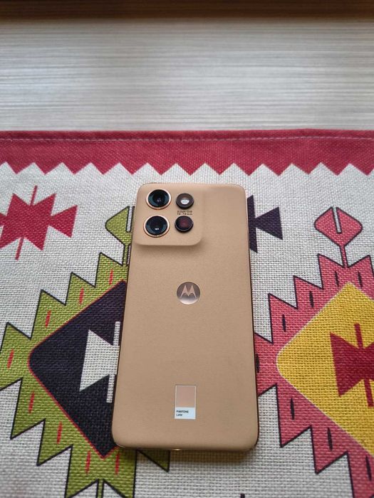 Motorola Edge 50 Neo 12GB RAM / 512GB – Garantie pana in iulie 2027