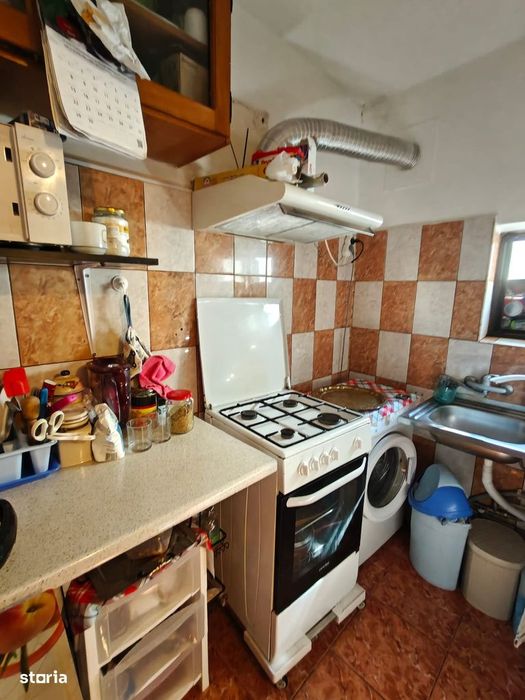 2 camere , bloc 1975, pe str. Valea Lunga