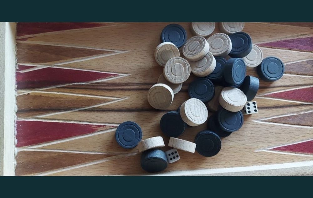 Joc de șah și table