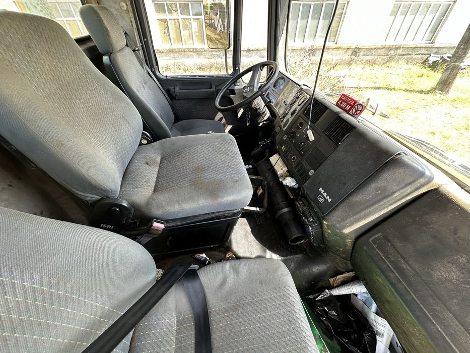 Camion Man 6x6 cu macara