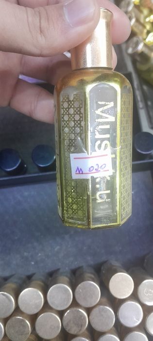 Yevropada kelgan atir yogʻlari  optimga va gramga sotiladi