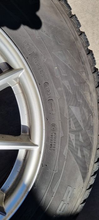 Jante Mercedes w166 ML/GLE 235/65/R17, anvelope Nokian snowproof,DOT 2023