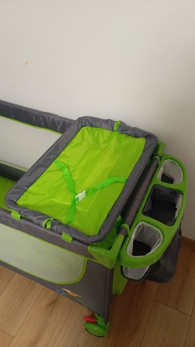 Vând pătuț pliabil și saltea