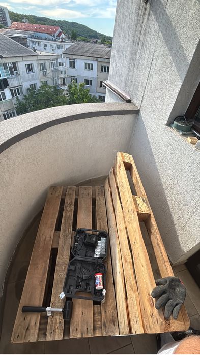 Banca exterior din paleți