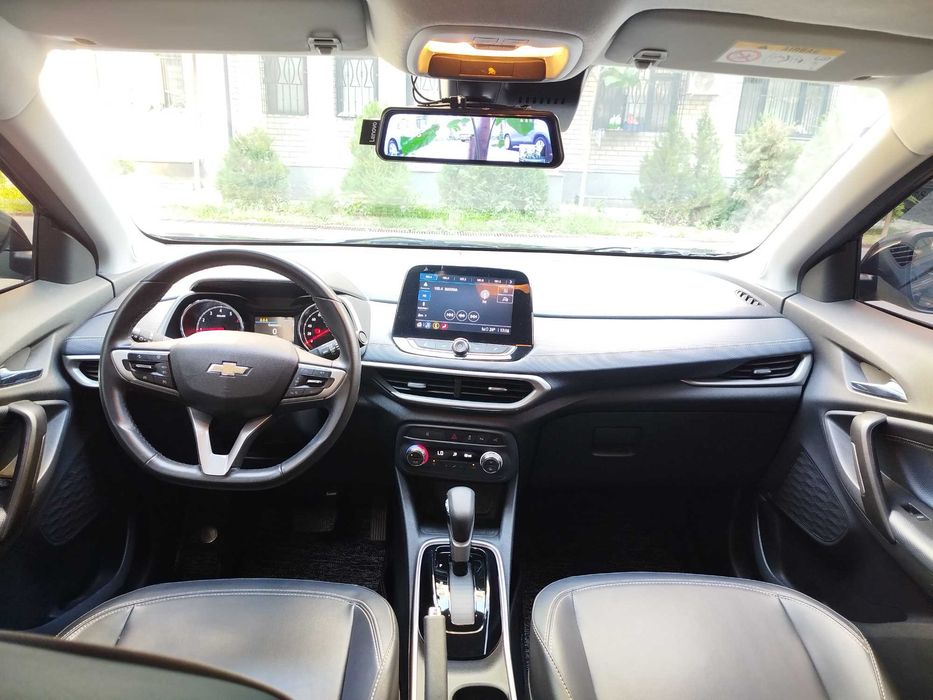 TRACKER 2 PREMIER, 2023 г.в. BLACK, пробег - 42,300km (без ДТП)