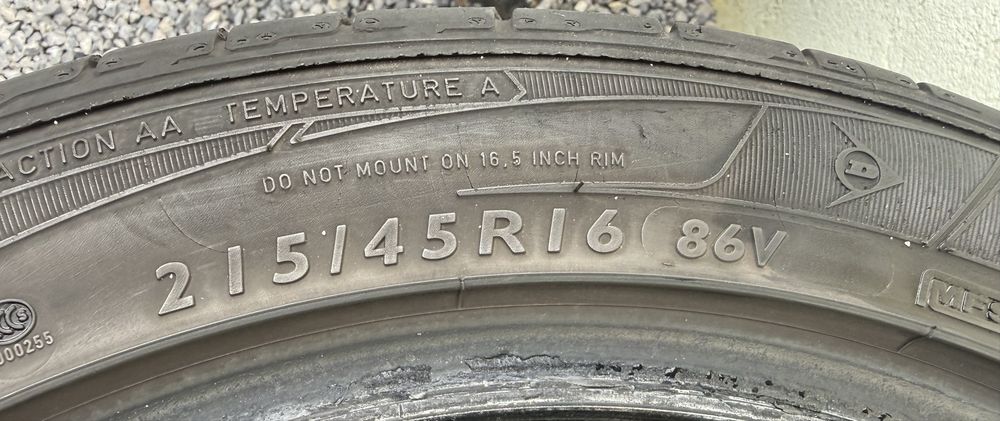 4бр 215/45/16 на 7мм с 18дот Дънлоп
