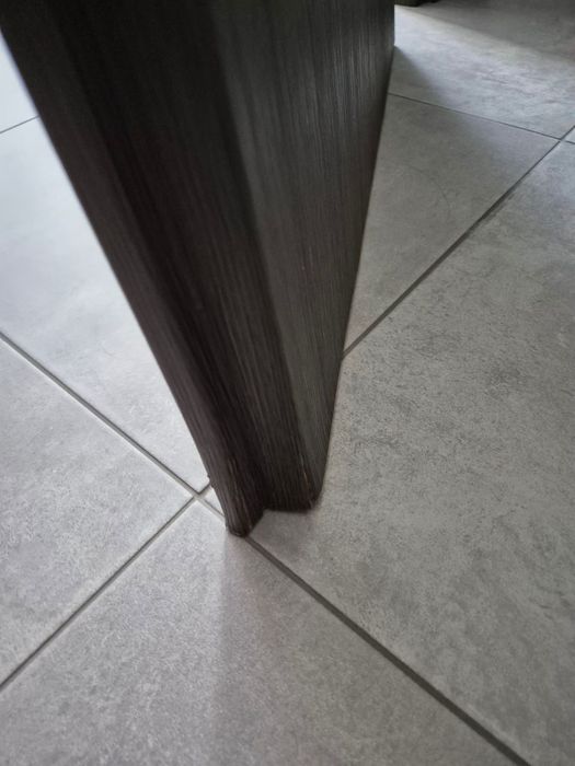 Врата с каса и панти