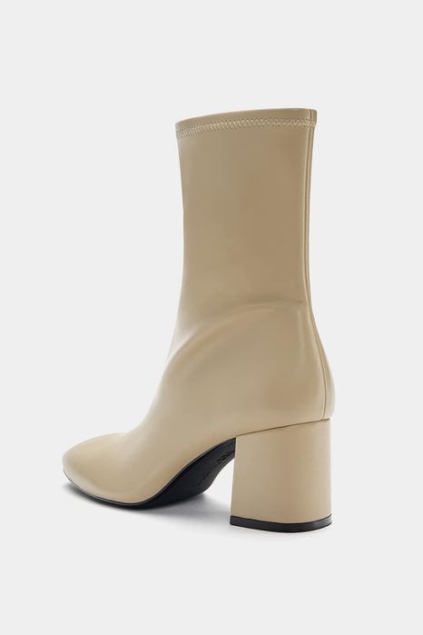 Ayollar Sapog’i | BREND PULL&BEAR. Ботинки на каблуке .