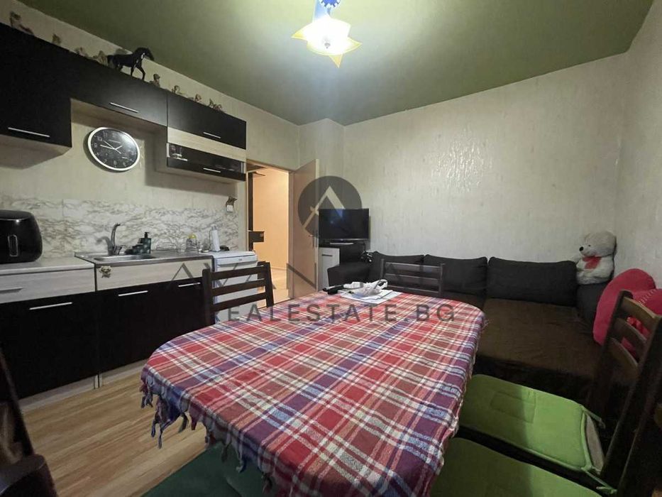 Продава се Тристаен апартамент в Пловдив, Христо Смирненски - 74 кв.м за 1586 €/кв.м - Снимка #3